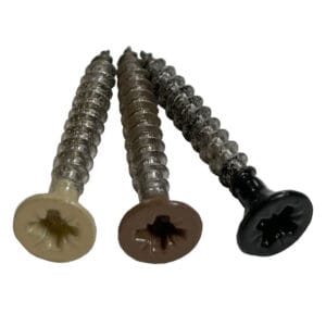 RVS schroeven op kleur. Ideaal om te gebruiken bij onze vlonderstrips.